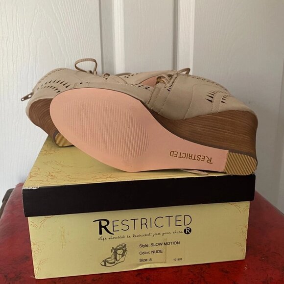 RESTRICTED "Slow Motion" Southwestern Stacked wood wedge Heel Booties Ankle *8M* - Picture 6 of 7